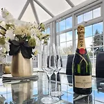Racecourse Retreat
